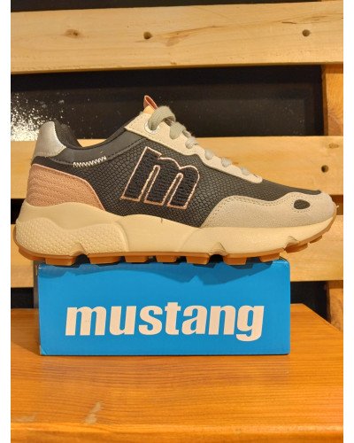 Mountain fox cushion